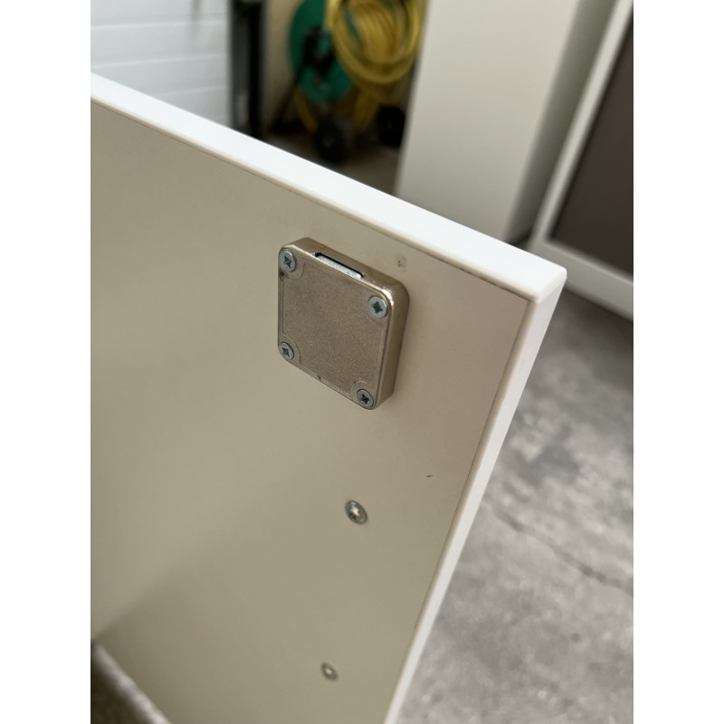 Armoire basse portes battantes d'occasion