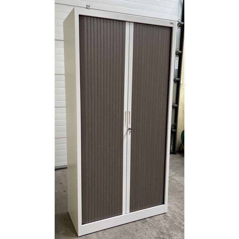 Armoire haute rideaux d'occasion Armoire haute rideaux d'occasion