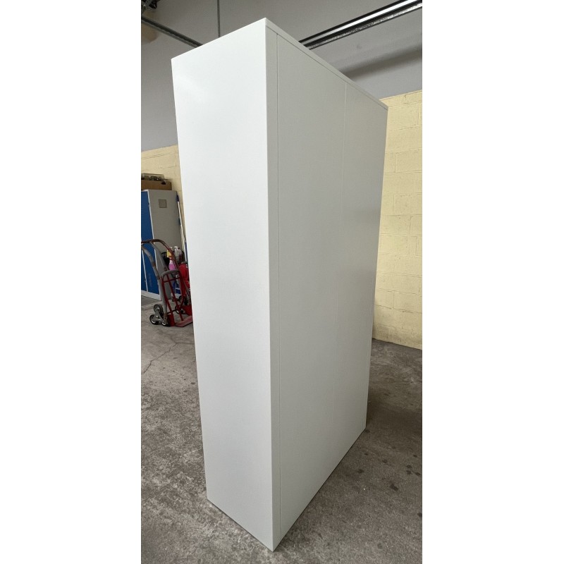 Armoire haute rideaux d'occasion Armoire haute rideaux d'occasion