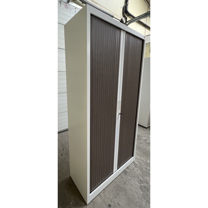 Armoire haute rideaux d'occasion Armoire haute rideaux d'occasion