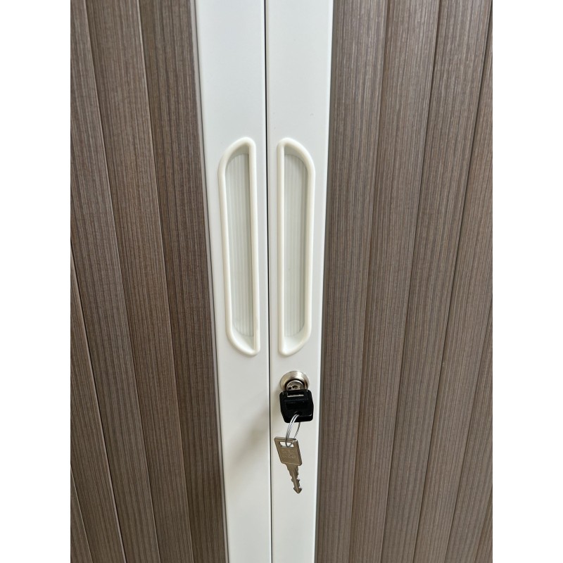 Armoire haute rideaux d'occasion Armoire haute rideaux d'occasion